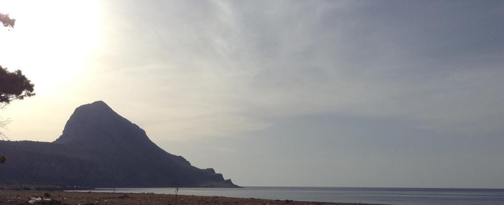 Case Cala Bucerno กัสเตลลุซโซ ห้อง รูปภาพ